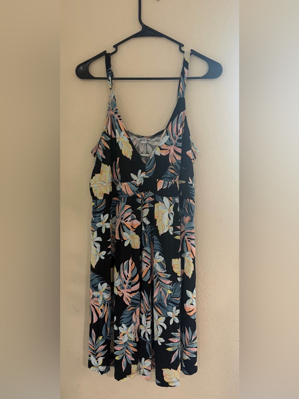 torrid Black Tropical Floral V-Neck Maxi Dress
